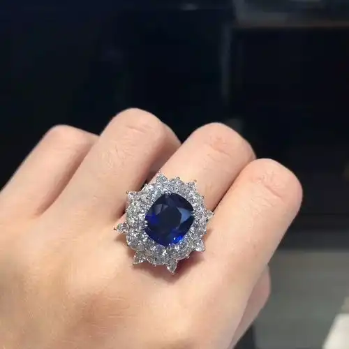 承包少女心进店咨询送精美胸针,这家小众轻奢珠宝店你一定喜欢