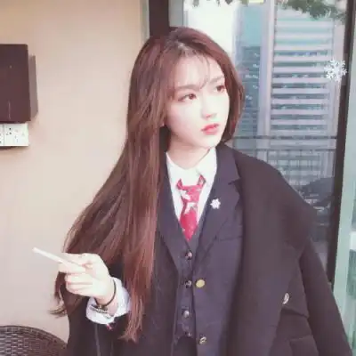 2023活泼开朗女生头像