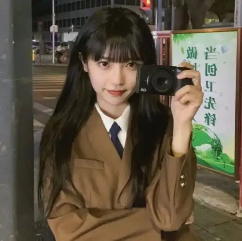学姐学妹专用头校园女生头像别慌,月亮也正在大海处迷茫