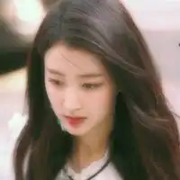 安静美女头像,我最喜欢带花环的两张