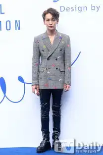 shineekeyvixxravi首尔时装周看秀忙鲜肉型男轰炸眼球
