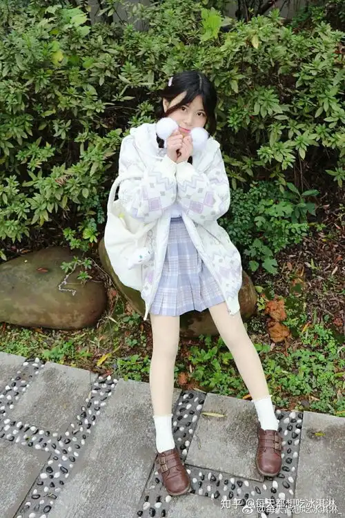 冬天想穿jk制服应该如何搭配