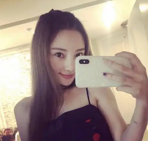 李小璐小号疑曝光账号名称叫李美心的妈自拍浓浓网红风