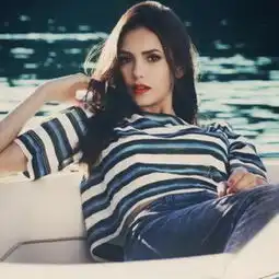 好看优雅有气质的欧美女生微信头像11