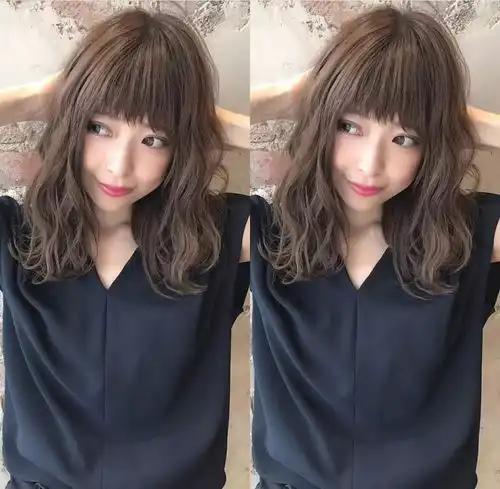 高人气中长发卷发发型流行趋势