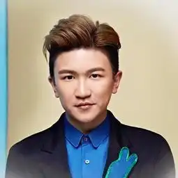 谢娜带出的五个徒弟,蔡徐坤也是,一个和杨幂传过绯闻,一个老死不相往来