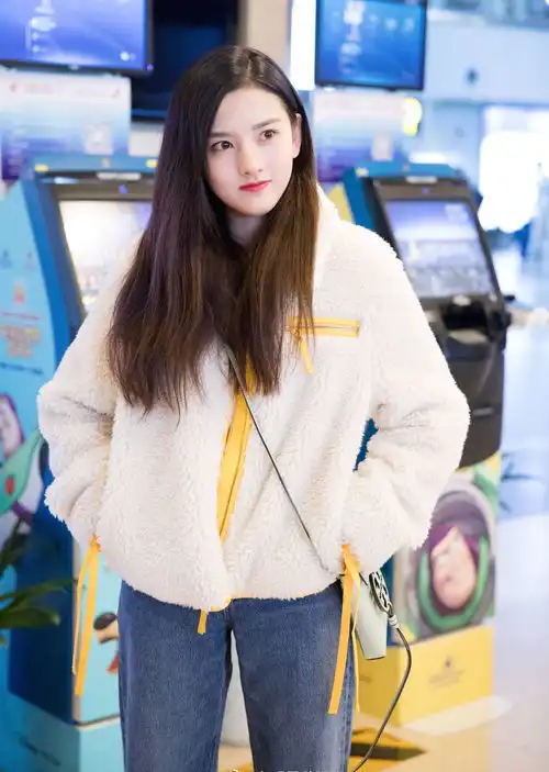 心动的感觉宋祖儿这一袭私服保暖又俏皮,少女感都要溢出屏幕了