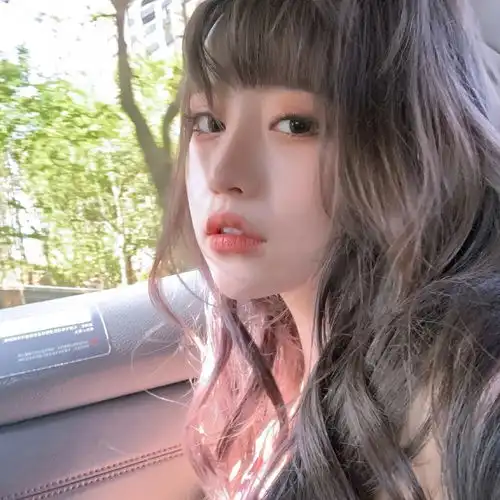 女生头像挑尽春风,去看四海潮生