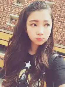中传美女大学生和闺蜜开黑,最爱lol