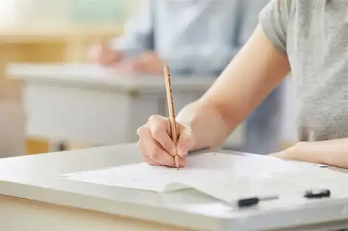 霸气女孩考692分想当程序员,女生学不好理科是打压式洗脑