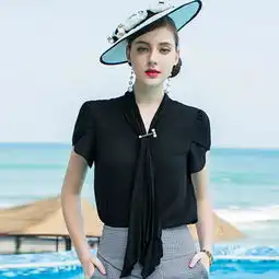 什么情况广场舞竟然有人这样穿,白皙娇嫩,女人味美女范满满