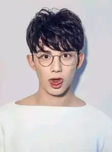 范冰冰突然把头像换成了男人照片李晨还不生气他是谁