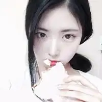 中分大眼美女可爱头像