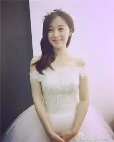金智媛晒婚纱照可爱与美艳并存