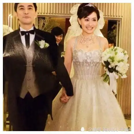 被誉为第一琼女郎,两进两出豪门后,陈德容活出了自己的幸福