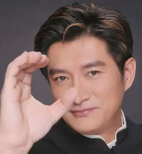 爱国歌手黄安,经典中国风歌曲新鸳鸯蝴蝶梦,背后还有这故事