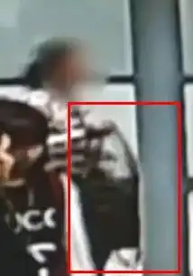 恐怖12岁女孩被海关拦下,打开竟发现一书包的人血背后真相太离谱了...