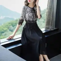 夏季穿什么都不如穿连衣裙有女人味,时髦靓丽,老公夸我越来越美