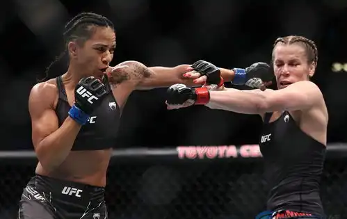 ufc262综述奥利维拉成为轻量级冠军,夜魔一致判定告负