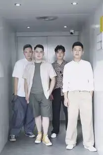 上周,我市优衣库更衣室频繁出现两女四男....