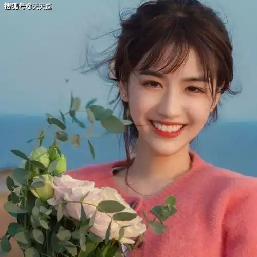 搞笑gif段子姑娘,你教育狗狗的方式都不一样