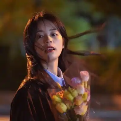 女头看起来格调很高的女生头像