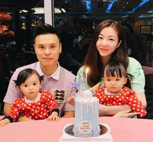 熊黛林老公豪宅晒女儿萌照,熊黛林婚后生活甜蜜,惹人羡慕