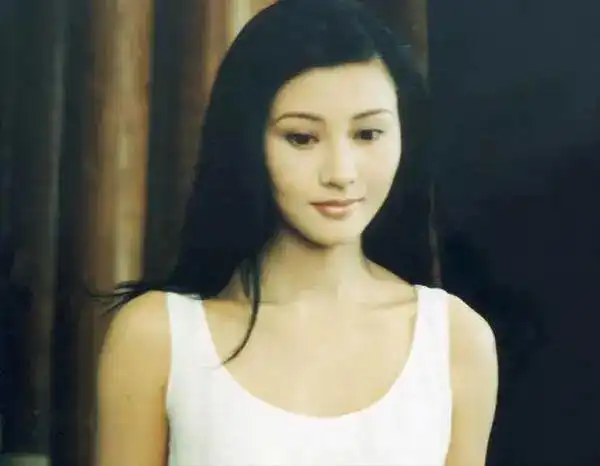 收到女人这些聊天暗示,就是在给你机会,认定你了