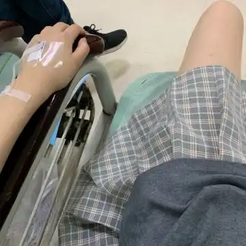 女生输液好看手背照片真实女生输液图片真实照片2019无水印