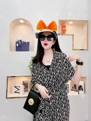 重要的不是什么都拥有而是想要的恰好在身边品质女装衬衫控