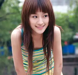 花朵的qq空间耀眼85后的女生比李小璐还漂亮qzone