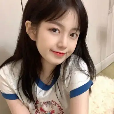 青春照片可爱女生头像