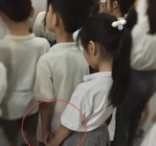 00后女生把情书写成作文,老师看后给了满分三观很正