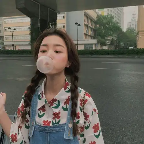 头像有个很可爱的人正在看我发的图
