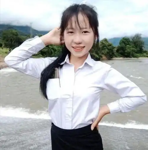四川大叔与20岁老挝美女相爱,花1亿老币当彩礼娶妻这钱花得值