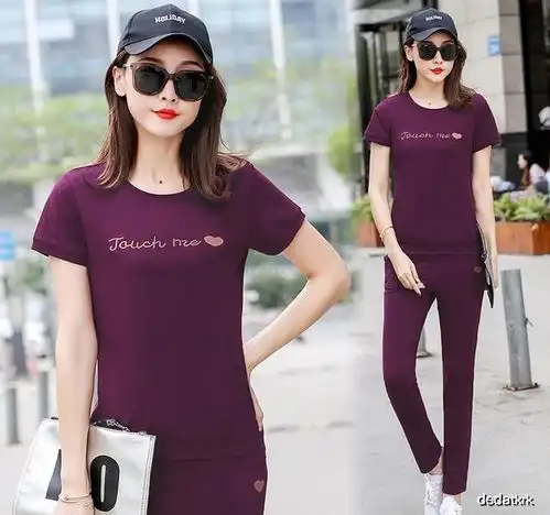 春夏超火的中年女性套装,女人味十足穿出好身材,遮肉显廋