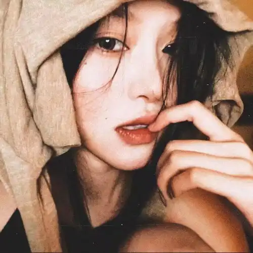 0608美女头像怪自己年纪轻轻就渴望稳定的东西