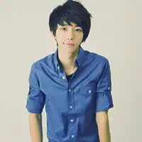 90后阳光清新男生头像天蓝蓝海蓝蓝