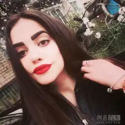 最年轻的仅16岁美女网红直播酒驾撞车身亡