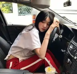 机场街拍out了来看车拍,听说好看的女生都是这么当司机