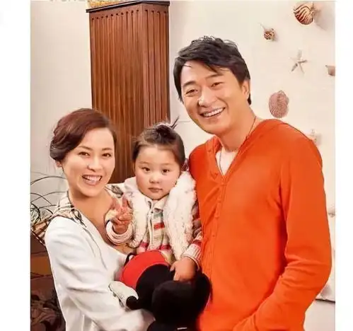 原来他俩是夫妻,男演员儒雅帅气,媳妇演技很棒21岁便是百花影后