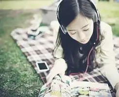 求一个有阳光的女生的头像最好有戴耳机的