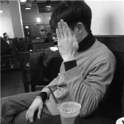 个性黑白伤感男生头像是你的最爱吗,如果爱就拿走