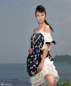 双面娇娃桂纶镁清纯外表下的反叛