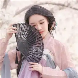 谁有古风女生扇子遮脸的头像有点玩网的味道的,急需谢谢