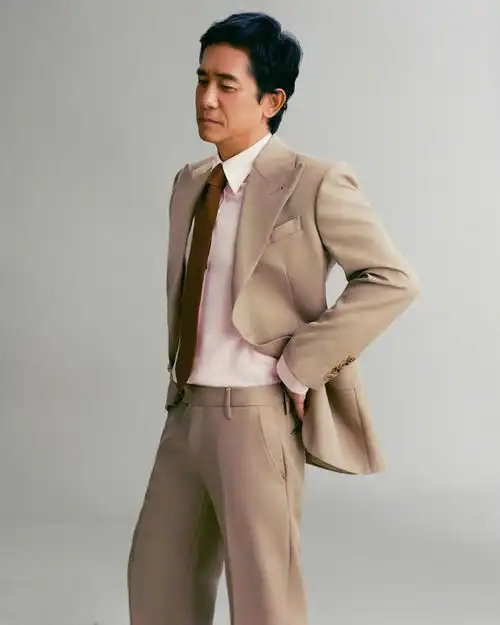大爷的年纪,小鲜肉的魅力,59岁型男梁朝伟咋穿出来的