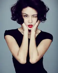 龙女郎张蓝心工作照曝光与两男同泡温泉