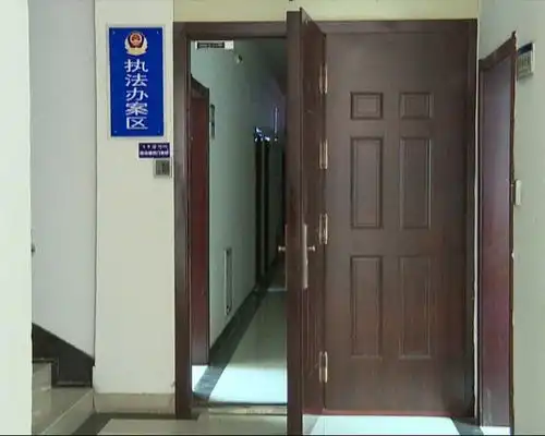 15岁少年竟有近百次盗窃前科六年级辍学,父亲常年酗酒