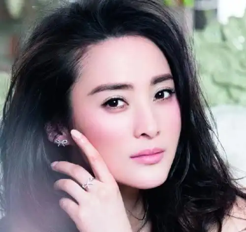岁月不败美人,看44岁蒋勤勤如何瘦身成功,颜值回归