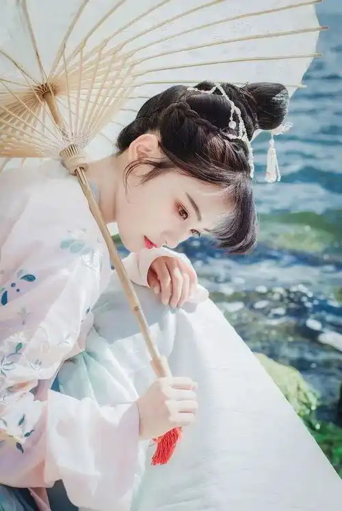 用一把伞,拍出美美的汉服照,女生汉服美姿参考,拍出新美感